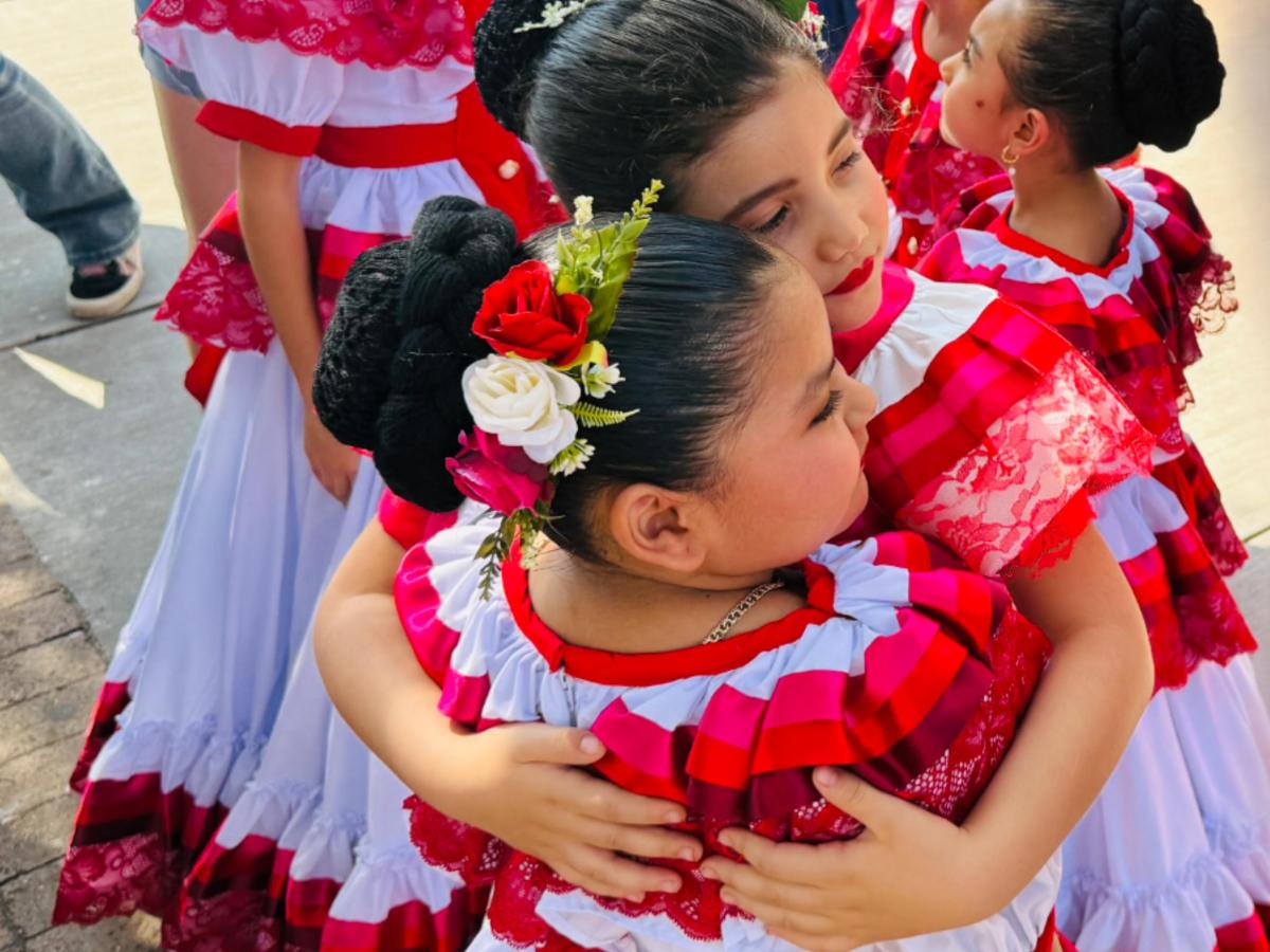 La Familia Folklórica